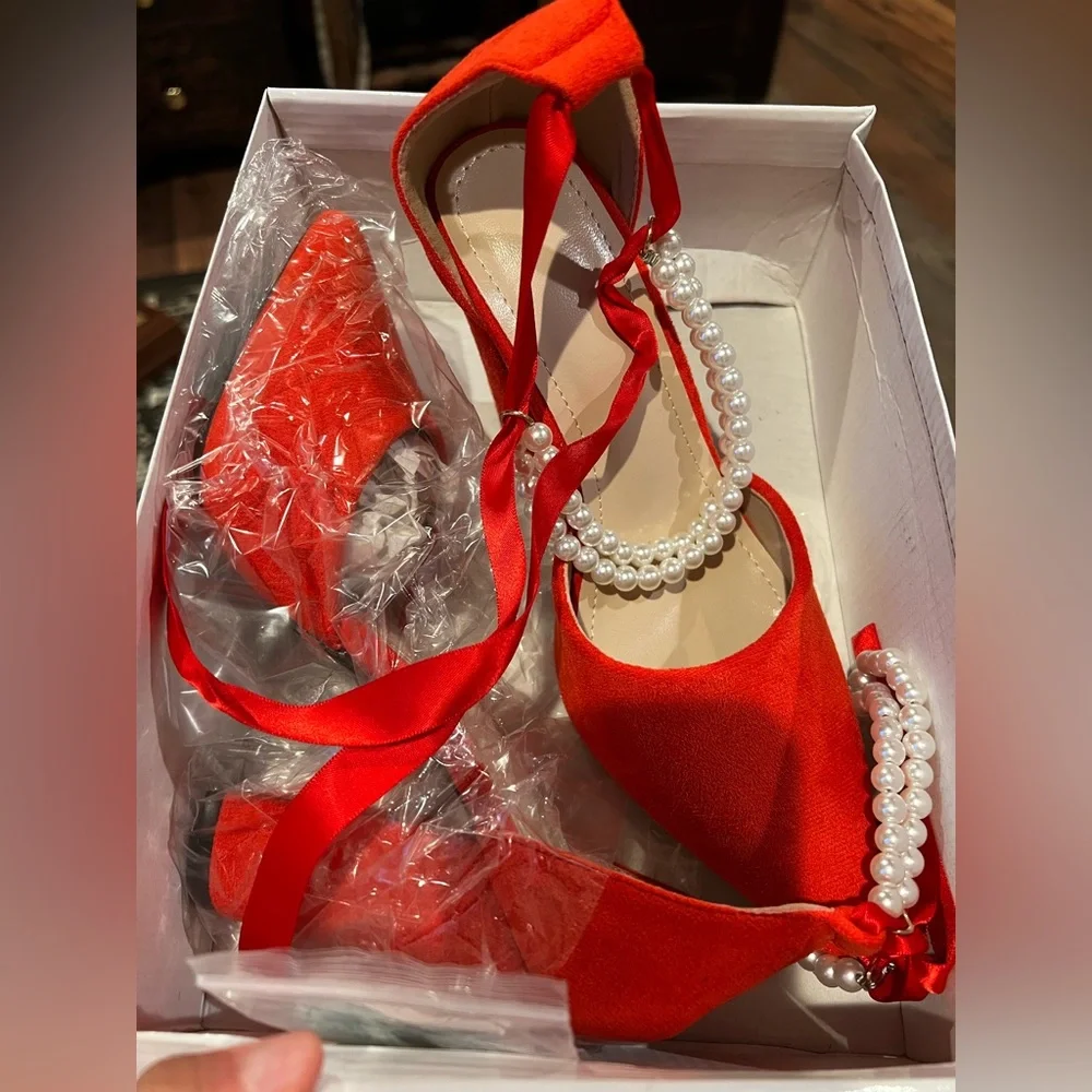 Elegant Red Women's Heels with Pearl Detailing - Picture 3 of 5